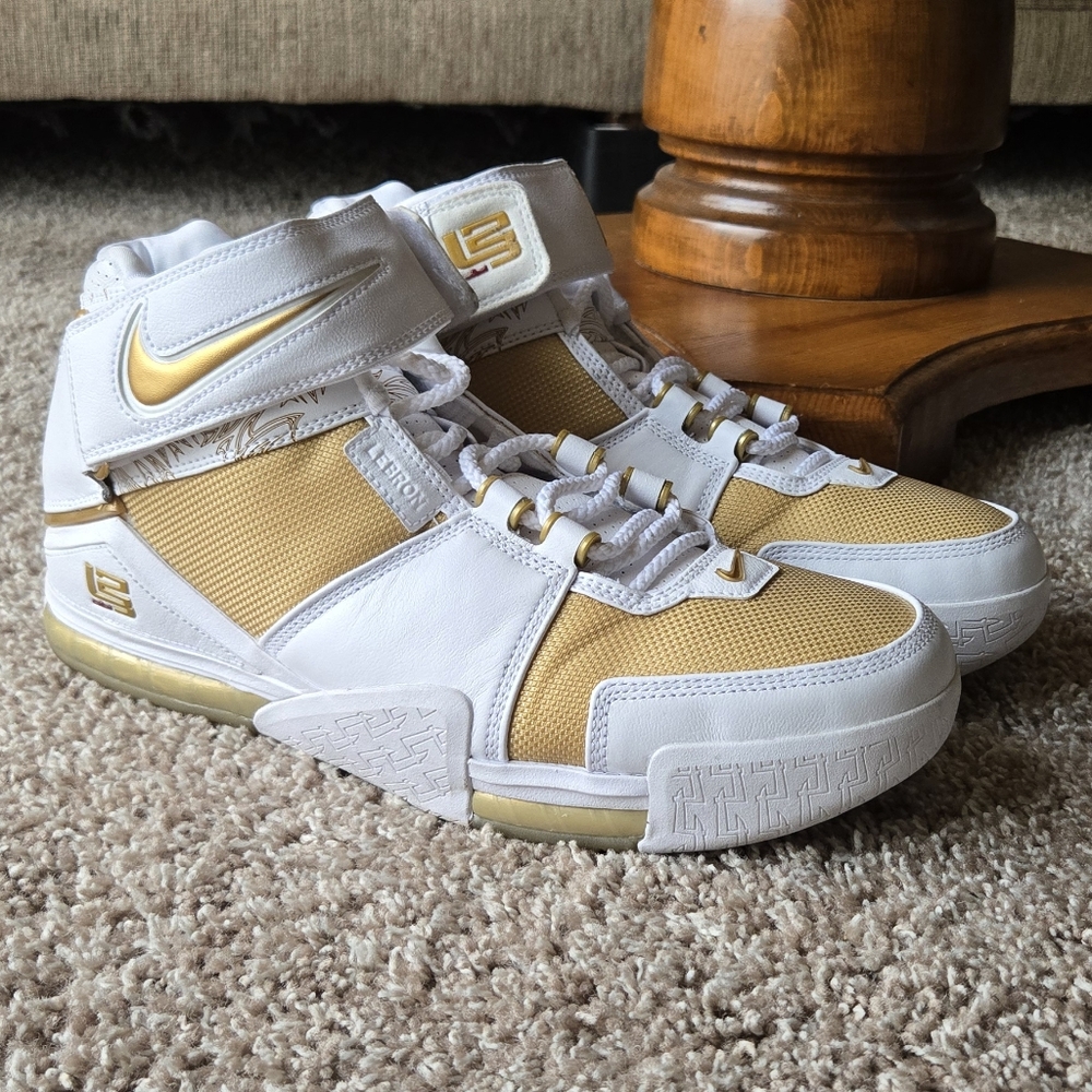 Lebron Zoom 2 Retro Maccabi